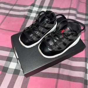 Jordan 11 retro low